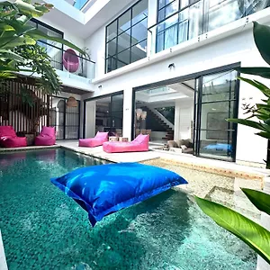 Villa Luxury Devina I I Yoga & Gym, Seminyak (Bali)